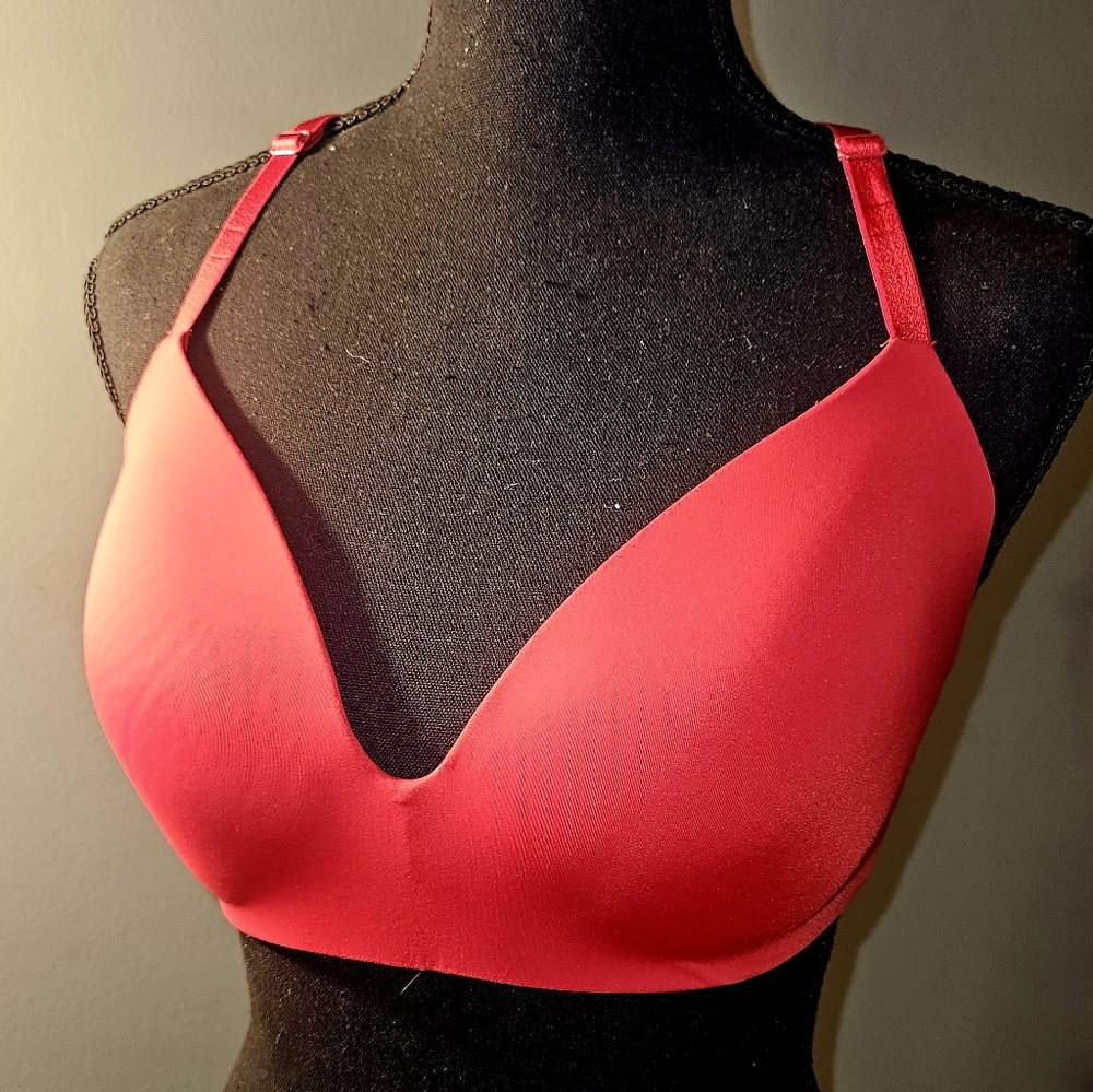 VICTORIA'S SECRET TSHIRT RED BRA 34DD